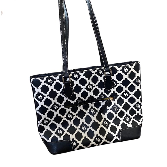 Dooney & Bourke Handbags - Large Dooney & Bourke Tote Bag